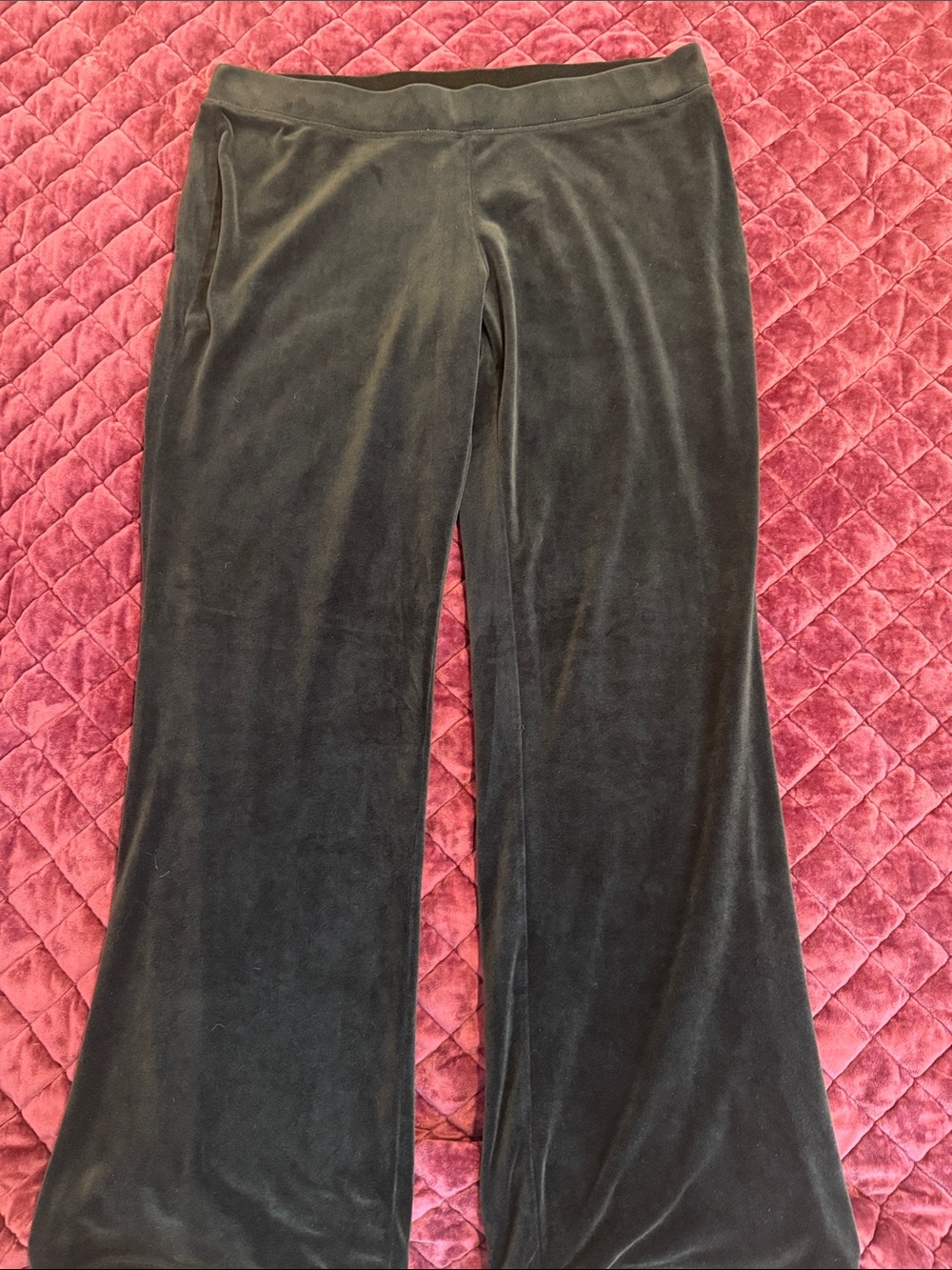 Juicy Couture Black Velour Tracksuit Set - Picture 4 of 4